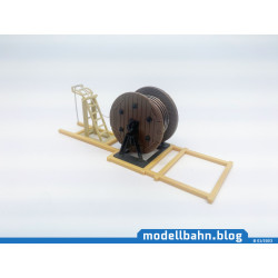 Contact wire construction frame as a creative wagonload from Märklin 39940 H0 / 1:87